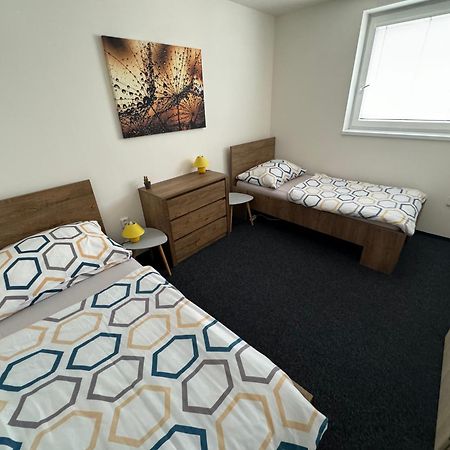 Apartmany Miromar Podivin Exteriör bild