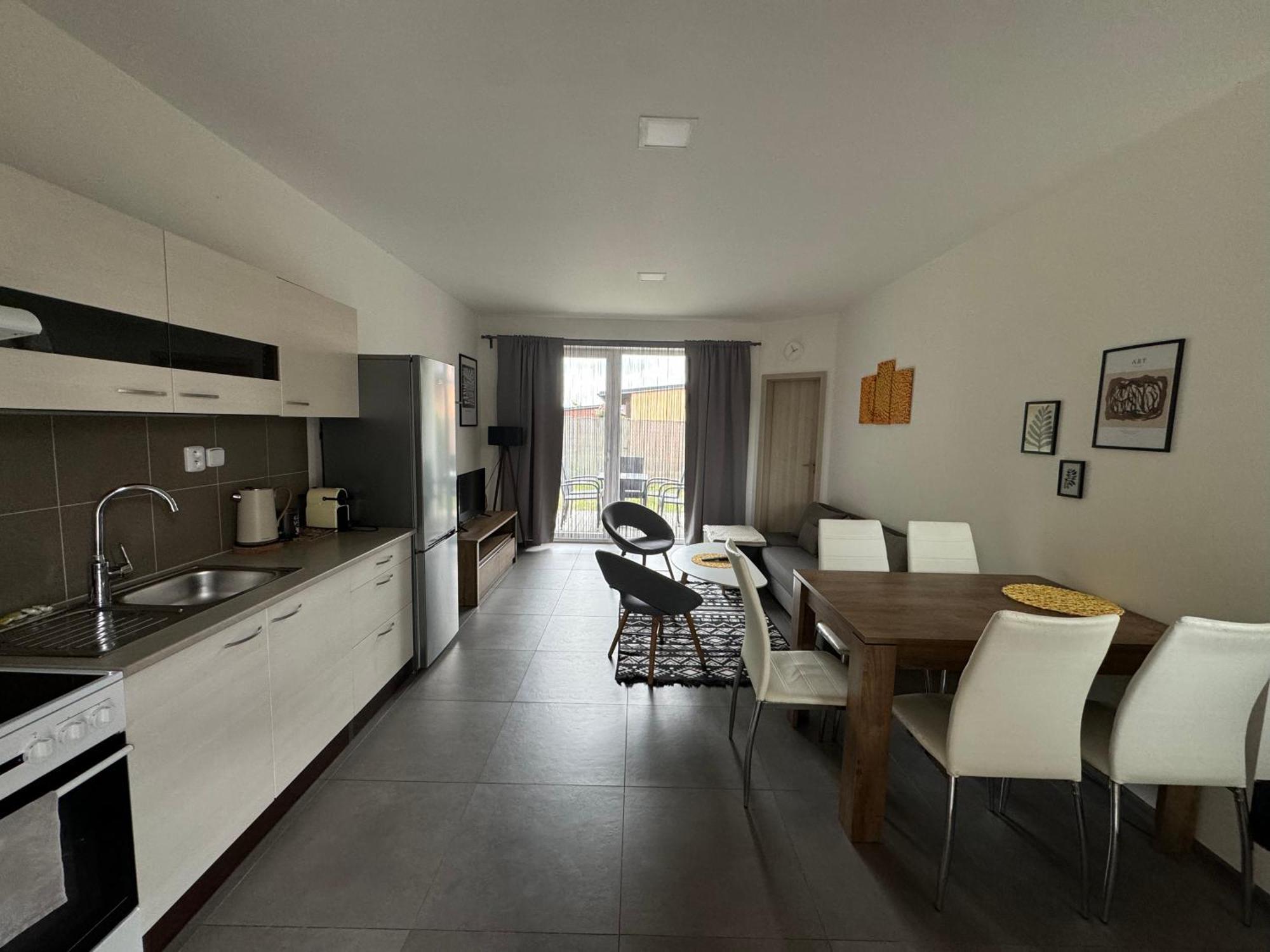 Apartmany Miromar Podivin Exteriör bild