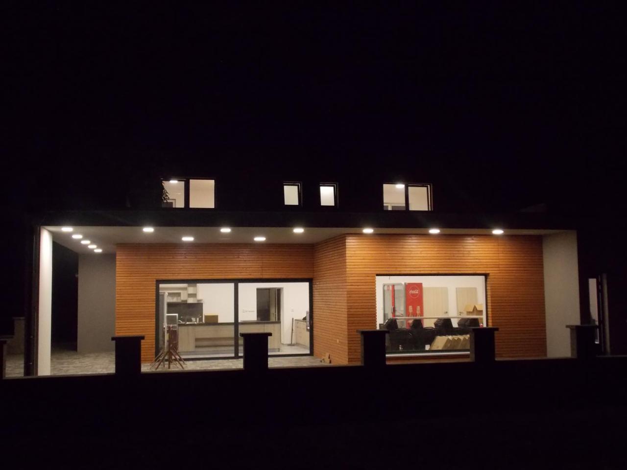 Apartmany Miromar Podivin Exteriör bild