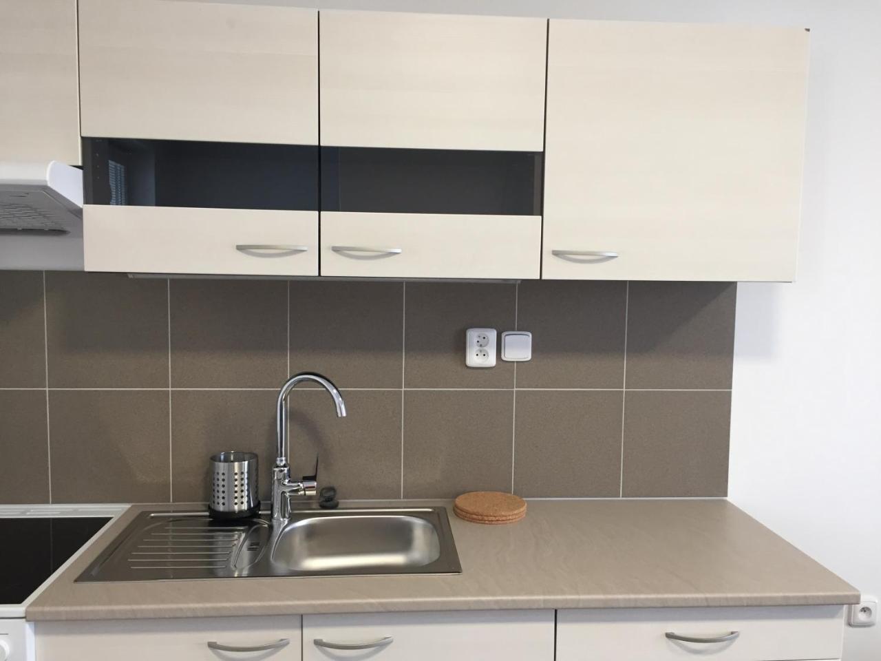 Apartmany Miromar Podivin Exteriör bild