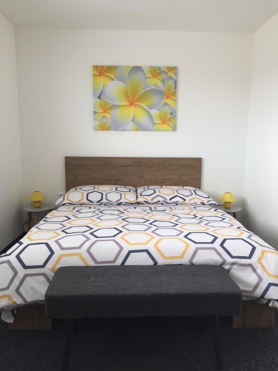 Apartmany Miromar Podivin Exteriör bild